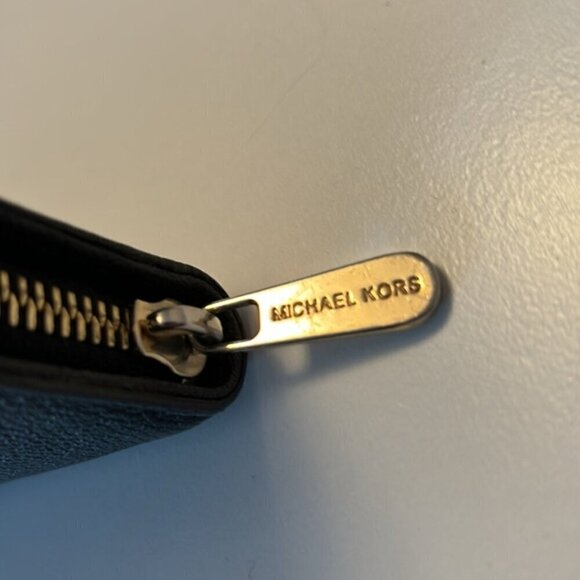 Michael Kors Hamilton Lock Pebble Leather Wallet Traveler Large Zip around - Picture 6 of 12